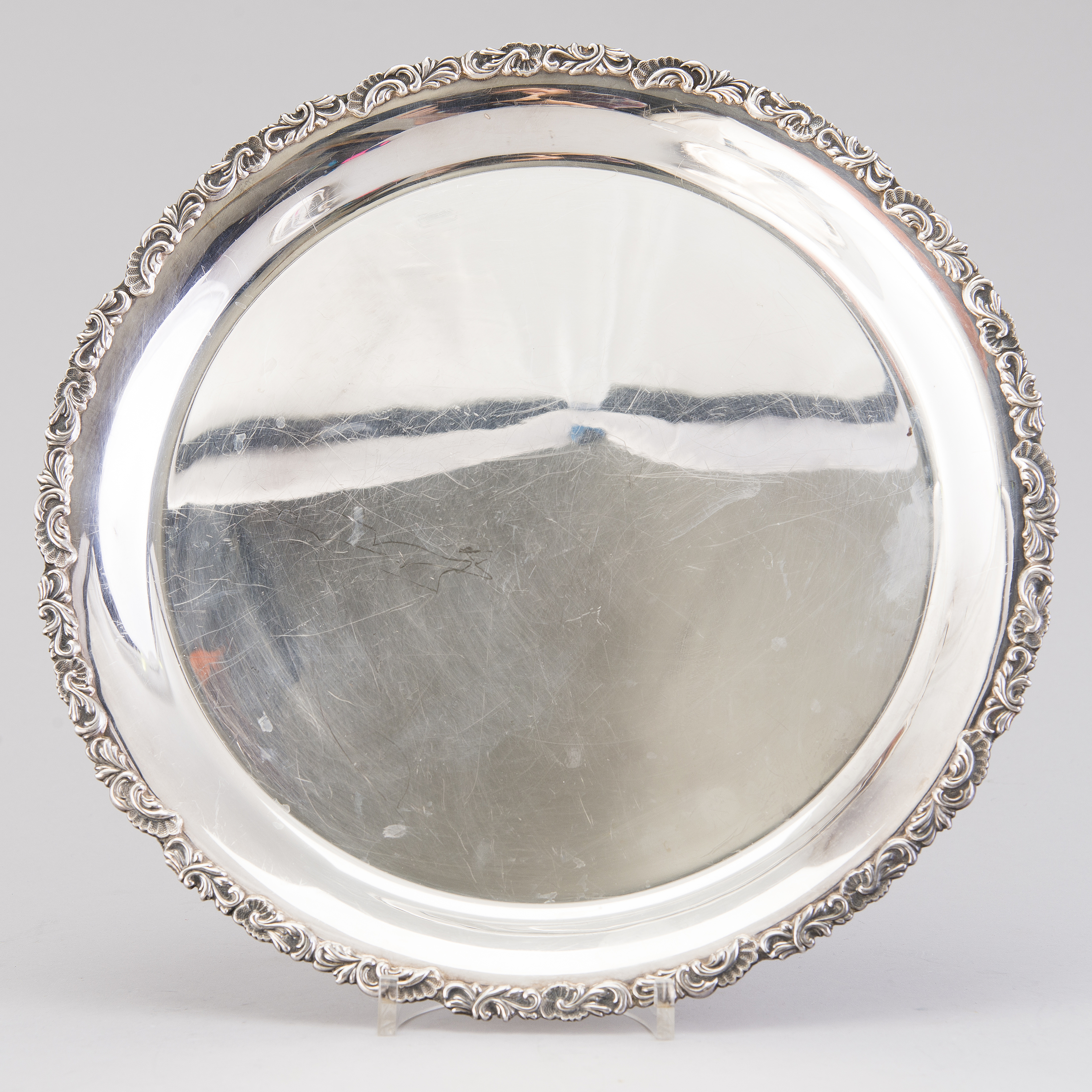 Зеркало круглое в серебряной раме. Круглая рамка. Круглый серебряный. Круглое зеркало в серебристой раме. Круглый серебряный.