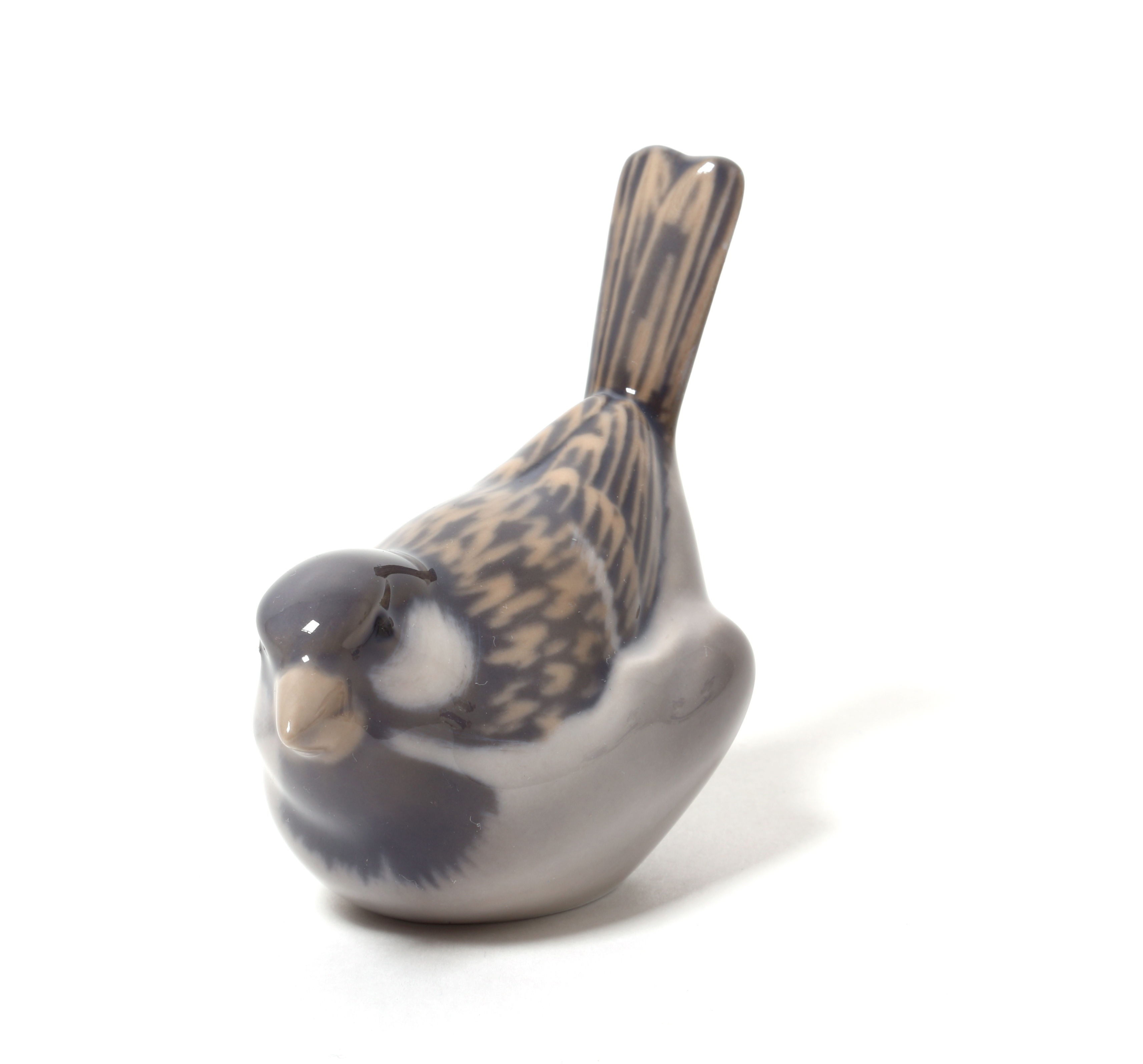 Статуэтка воробей. Фарфоровая скульптура. Статуэтка воробей фарфор. Статуэтка воробей. Фигурка воробей e113180.