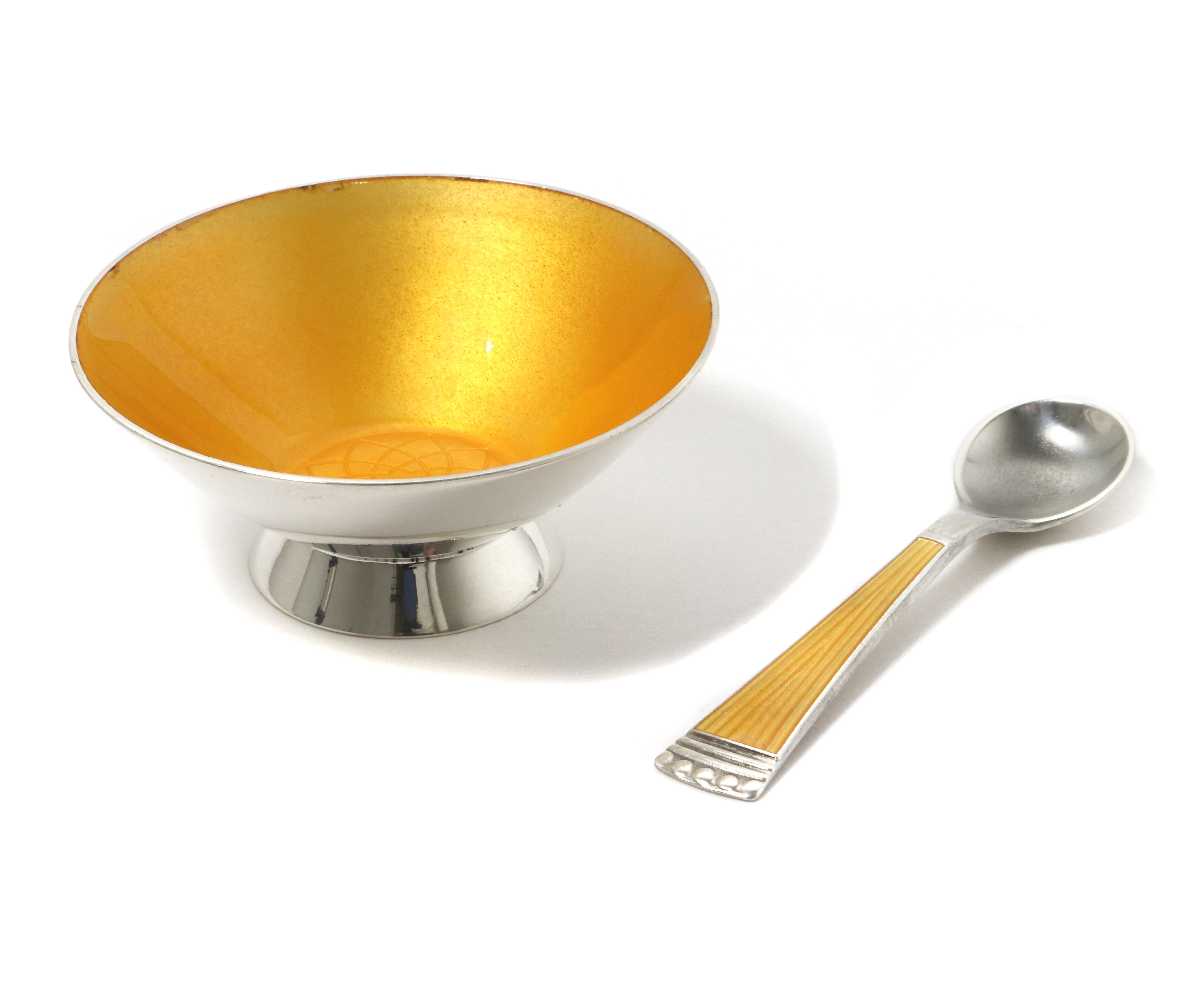 Солонка с ложкой. Серебро, жёлтая эмаль. Дания - SilverRoom.ru